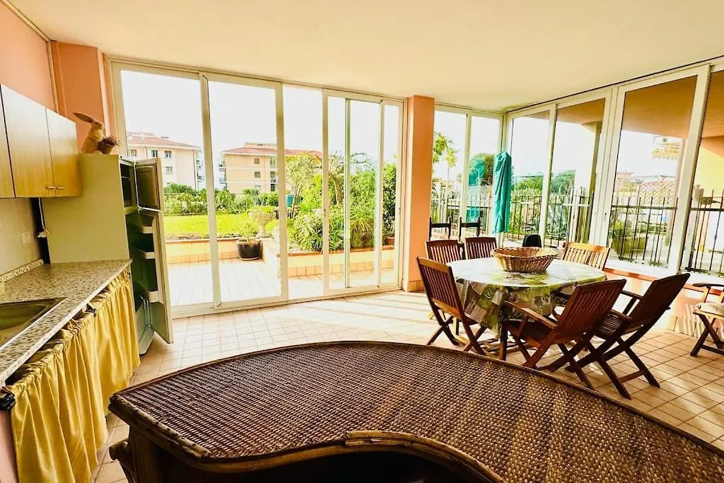 La Casa Di Ben Giardino Sul Mare Apartment Riva Ligure 0*,  Italy